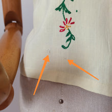 Cargar imagen en el visor de la galería, 1940s - Ultragorgeous Embroidery Vanilla Rayon Blouse - W31 (78cm)