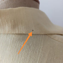 Cargar imagen en el visor de la galería, 1940s - Ultragorgeous Embroidery Vanilla Rayon Blouse - W31 (78cm)