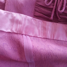 Cargar imagen en el visor de la galería, 1940s - Gorgeous Pink Textured Crepe Dress - W28 (72cm)