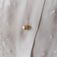 Cargar imagen en el visor de la galería, 1940s - Exquisite White Rayon Silk Blouse - W41 (104cm)