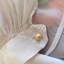 Cargar imagen en el visor de la galería, 1940s - Exquisite White Rayon Silk Blouse - W41 (104cm)