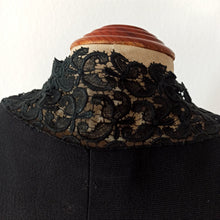 Cargar imagen en el visor de la galería, 1940s - Gorgeous Collar Black Crepe Dress - W30 (76cm)