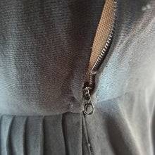 Cargar imagen en el visor de la galería, 1940s - Gorgeous Collar Black Crepe Dress - W30 (76cm)