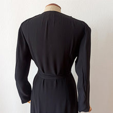 Cargar imagen en el visor de la galería, 1930s - Exquisite Art Deco Black Crepe Dress - W37 (94cm)