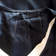 Cargar imagen en el visor de la galería, 1930s - Exquisite Art Deco Black Crepe Dress - W37 (94cm)