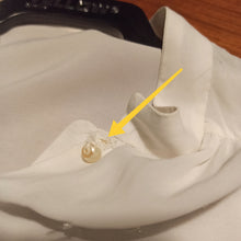 Cargar imagen en el visor de la galería, 1940s - Exquisite White Rayon Silk Blouse - W41 (104cm)