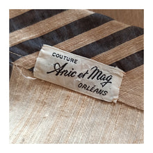 Charger l'image dans la galerie, 1950s - ANIC ET MAG, France - Exquisite Couture Silk Dress - W27.5 (70cm)