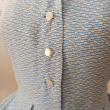 Charger l'image dans la galerie, 1950s - Adorable Blue White Textured Dress - W27 (68cm)
