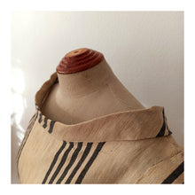 Charger l'image dans la galerie, 1950s - ANIC ET MAG, France - Exquisite Couture Silk Dress - W27.5 (70cm)