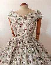 Load image into Gallery viewer, 1950s - Adorable Christmas Colors Nylon Dress - W24 (60cm)