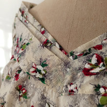 Load image into Gallery viewer, 1950s - Adorable Christmas Colors Nylon Dress - W24 (60cm)