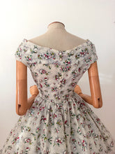 Load image into Gallery viewer, 1950s - Adorable Christmas Colors Nylon Dress - W24 (60cm)