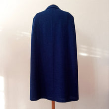 Laden Sie das Bild in den Galerie-Viewer, 1950s - LAUTREC, France - Elegant Blue Textured Wool Cape