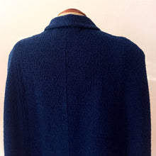 Laden Sie das Bild in den Galerie-Viewer, 1950s - LAUTREC, France - Elegant Blue Textured Wool Cape