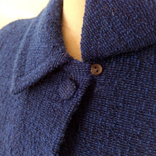 Laden Sie das Bild in den Galerie-Viewer, 1950s - LAUTREC, France - Elegant Blue Textured Wool Cape