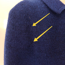 Laden Sie das Bild in den Galerie-Viewer, 1950s - LAUTREC, France - Elegant Blue Textured Wool Cape