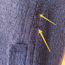 Laden Sie das Bild in den Galerie-Viewer, 1950s - LAUTREC, France - Elegant Blue Textured Wool Cape