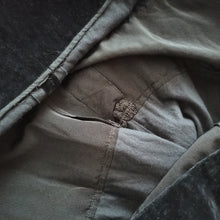 Charger l'image dans la galerie, 1950s - Exquisite Black Taffeta Velvet Dress - W25 (64cm)