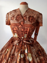 Charger l'image dans la galerie, 1950s 1960s - Stunning Autumn Roseprint Satin Dress - W30 (76cm)