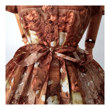 Charger l'image dans la galerie, 1950s 1960s - Stunning Autumn Roseprint Satin Dress - W30 (76cm)