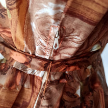 Charger l'image dans la galerie, 1950s 1960s - Stunning Autumn Roseprint Satin Dress - W30 (76cm)