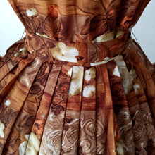Charger l'image dans la galerie, 1950s 1960s - Stunning Autumn Roseprint Satin Dress - W30 (76cm)