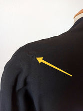 Cargar imagen en el visor de la galería, 1940s - Stunning Black Wool Crepe Dress - W27.5 (70cm)