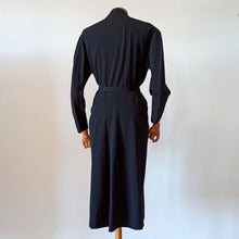 Cargar imagen en el visor de la galería, 1940s - Stunning Black Wool Crepe Dress - W27.5 (70cm)