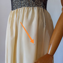 Charger l'image dans la galerie, 1940s - Exquisite Glamorous Satin Bolero Dress - W27 (68cm)