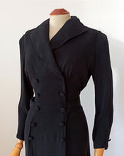 Cargar imagen en el visor de la galería, 1940s - Gorgeous Black Rayon Crepe Dress - W31 (80cm)
