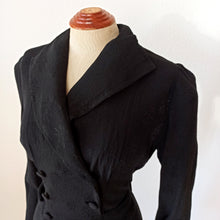 Cargar imagen en el visor de la galería, 1940s - Gorgeous Black Rayon Crepe Dress - W31 (80cm)
