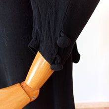Cargar imagen en el visor de la galería, 1940s - Gorgeous Black Rayon Crepe Dress - W31 (80cm)