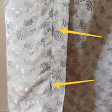 Laden Sie das Bild in den Galerie-Viewer, 1950s - Elegant Silver Satin Dress - W28.5 (72cm)