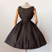 Charger l'image dans la galerie, 1950s 1960s - Stunning Damask Gold Lurex Dress - W26 (66cm)