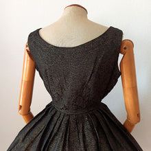 Charger l'image dans la galerie, 1950s 1960s - Stunning Damask Gold Lurex Dress - W26 (66cm)