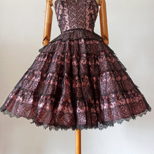 Charger l'image dans la galerie, 1950s 1960s - Stunning Sweetheart Neckline Satin Lace Dress - W24 (60cm)