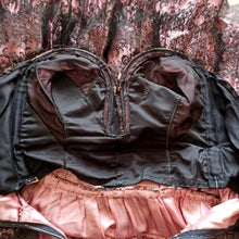 Charger l'image dans la galerie, 1950s 1960s - Stunning Sweetheart Neckline Satin Lace Dress - W24 (60cm)