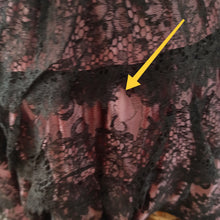 Charger l'image dans la galerie, 1950s 1960s - Stunning Sweetheart Neckline Satin Lace Dress - W24 (60cm)