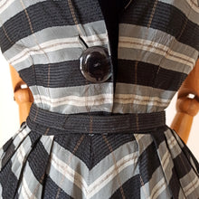 Charger l'image dans la galerie, 1940s 1950s - Stunning Grey Black Satin Lurex Dress - W31 (78.5cm)