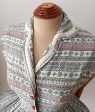 Charger l'image dans la galerie, 1950s - Adorable Textured Rayon Dress - W29 (74cm)