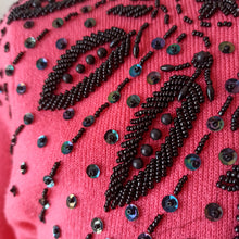 Charger l'image dans la galerie, 1950s 1960s - TAI BON, Taiwan - Gorgeous Pink Beaded Cardigan - Sz. M