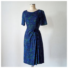 Charger l'image dans la galerie, 1950s 1960s - Stunning Abstract Cotton Silk Dress - W30 (76cm)