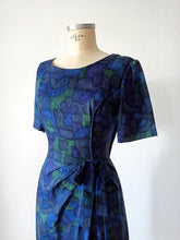 Charger l'image dans la galerie, 1950s 1960s - Stunning Abstract Cotton Silk Dress - W30 (76cm)