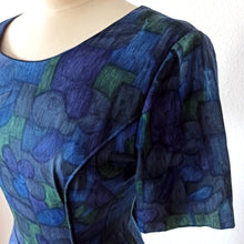 Charger l'image dans la galerie, 1950s 1960s - Stunning Abstract Cotton Silk Dress - W30 (76cm)