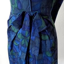 Charger l'image dans la galerie, 1950s 1960s - Stunning Abstract Cotton Silk Dress - W30 (76cm)