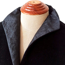 Charger l'image dans la galerie, 1940s 1950s - Superb Black Velvet Dress - W29 (74cm)