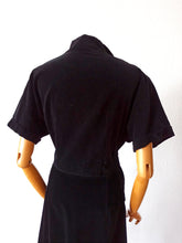 Charger l'image dans la galerie, 1940s 1950s - Superb Black Velvet Dress - W29 (74cm)