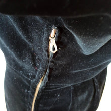 Charger l'image dans la galerie, 1940s 1950s - Superb Black Velvet Dress - W29 (74cm)