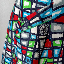 Cargar imagen en el visor de la galería, 1940s 1950s - IMMERSCHLANK, Germany - Amazing Atomic Print Cotton House Dress - Size 50