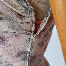 Charger l'image dans la galerie, 1950s - Stunning Floral Organza Dress - W25 (64cm)
